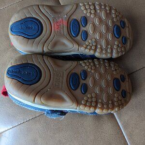 Stride Rite Size 6 Toddler medium width.